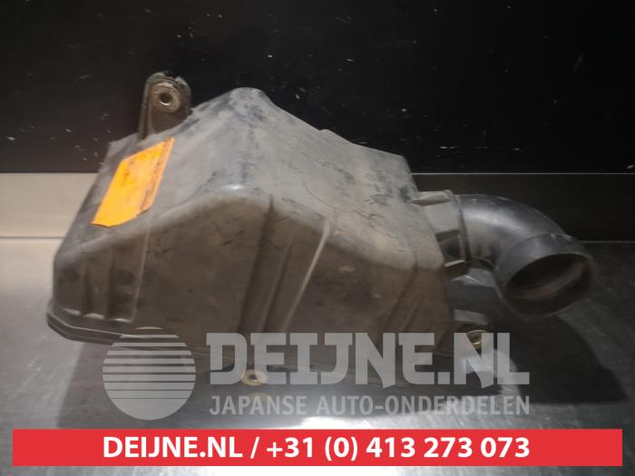 Begagnade Luftfilterhus Mazda Premacy Pris € 30,00 Marginaltabell erbjuds av V.Deijne Jap.Auto-onderdelen BV