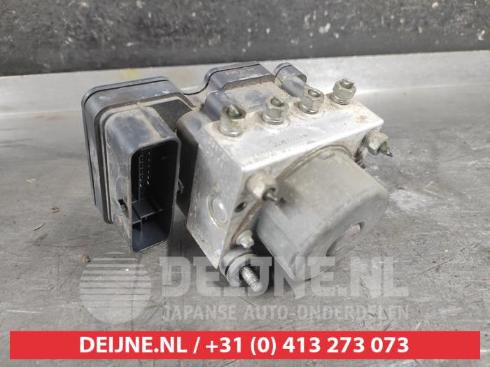 Pompe ABS Toyota Aygo (B10), 2005 / 2014 1.0 12V VVT-i, Berline avec hayon arrière, Essence, 998cc, 50kW (68pk), FWD, 1KRFE, 2005-07 / 2014-05, KGB10 (Occasion)