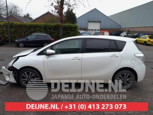 Used Front wing, left Toyota Verso 2.0 16V D-4D-F Price € 100,00 Margin scheme offered by V.Deijne Jap.Auto-onderdelen BV