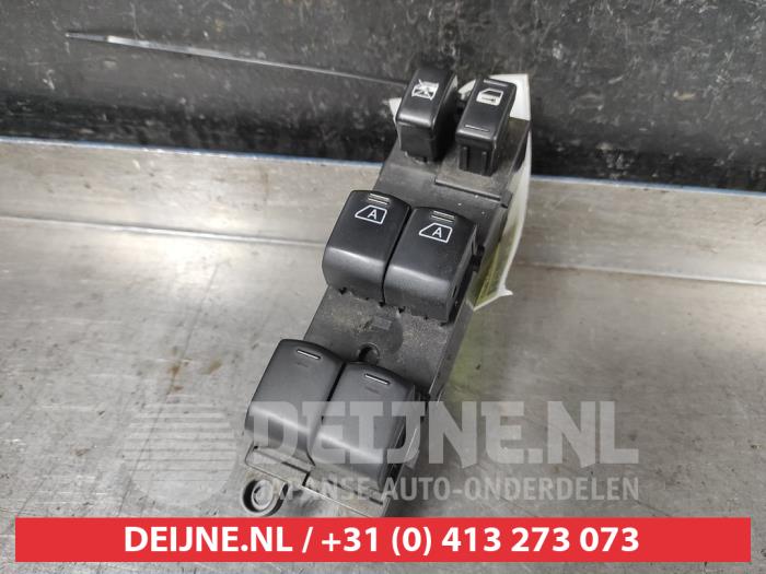Usados Interruptor combinado de ventanillas Infiniti FX (S50) 35 3.5i 24V AWD Precio € 25,00 Norma de margen ofrecido por V.Deijne Jap.Auto-onderdelen BV