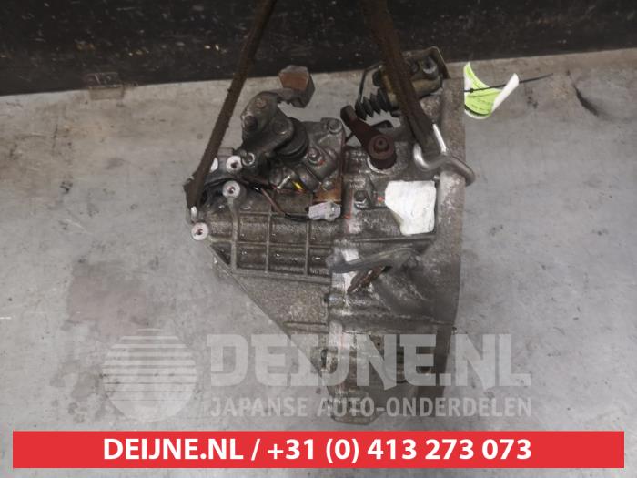 Usagé Boîte de vitesse Toyota Yaris II (P9) 1.0 12V VVT-i Prix € 150,00 Règlement à la marge proposé par V.Deijne Jap.Auto-onderdelen BV