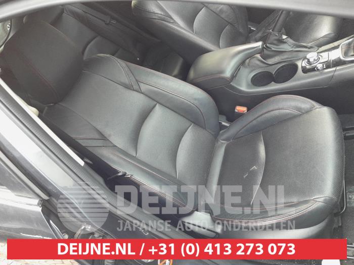 Używane Fotel prawy Mazda 3 (BM/BN) 2.0 SkyActiv-G 16V Cena € 75,00 Procedura marży oferowane przez V.Deijne Jap.Auto-onderdelen BV