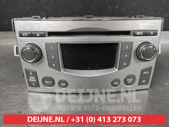 Używane Radio Toyota Verso 1.8 16V VVT-i Cena € 100,00 Procedura marży oferowane przez V.Deijne Jap.Auto-onderdelen BV