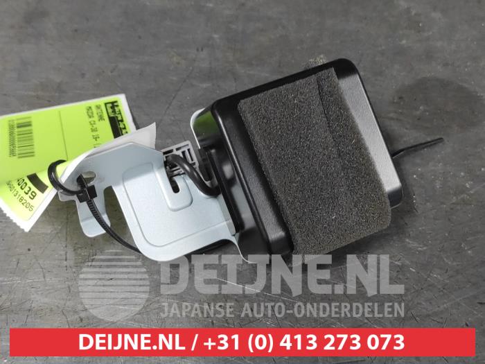 Używane Antena Mazda CX-30 (DM) 2.0 e-SkyActiv X 186 M Hybrid 16V Cena € 50,00 Procedura marży oferowane przez V.Deijne Jap.Auto-onderdelen BV
