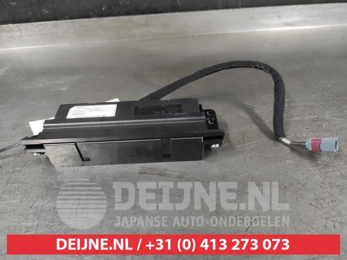 Używane Antena GPS Kia Rio IV (YB) 1.0i T-GDi 100 12V Cena na żądanie oferowane przez V.Deijne Jap.Auto-onderdelen BV
