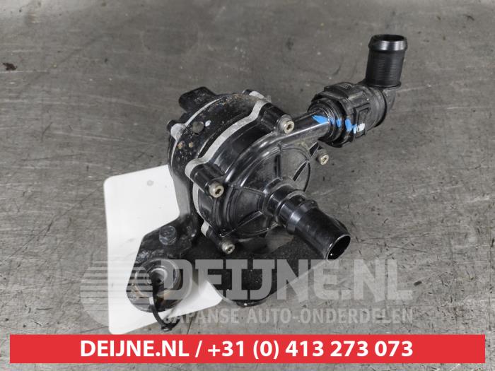 Begagnade Extra vattenpump Kia Sportage (NQ5E) 1.6 T-GDi Hybrid 16V AWD Pris på förfrågan erbjuds av V.Deijne Jap.Auto-onderdelen BV