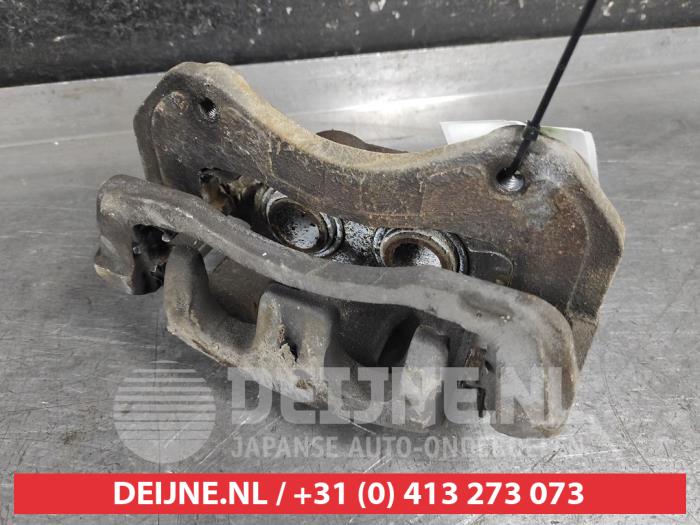 Begagnade Främre bromsok, höger Mitsubishi Outlander (CU) 2.0 16V 4x2 Pris € 35,00 Marginaltabell erbjuds av V.Deijne Jap.Auto-onderdelen BV