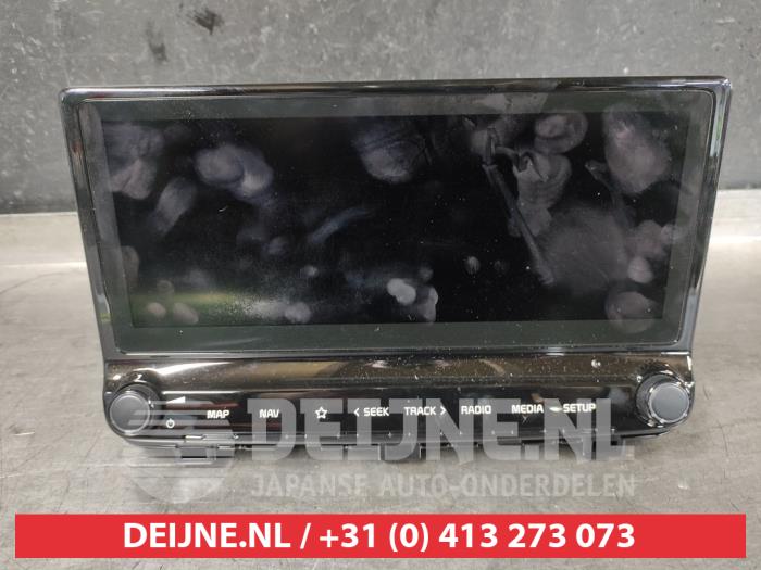 Używane Radio Kia Xceed 1.0 T-GDi 12V Cena na żądanie oferowane przez V.Deijne Jap.Auto-onderdelen BV
