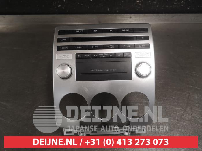 Używane Radio Mazda 5 (CR19) 1.8i 16V Cena na żądanie oferowane przez V.Deijne Jap.Auto-onderdelen BV