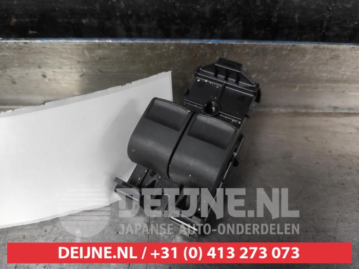 Usados Interruptor combinado de ventanillas Toyota Aygo X 1.0 12V VVT-i Precio € 75,00 Norma de margen ofrecido por V.Deijne Jap.Auto-onderdelen BV