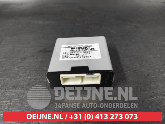 Usagé Ordinateur éclairage Suzuki Swift (ZC/ZD) 1.2 Dual Jet 16V Smart Hybrid Prix € 25,00 Règlement à la marge proposé par V.Deijne Jap.Auto-onderdelen BV