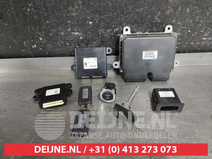 Used Engine management computer Mitsubishi Outlander (GF/GG) 2.4 16V PHEV 4x4 Price € 200,00 Margin scheme offered by V.Deijne Jap.Auto-onderdelen BV