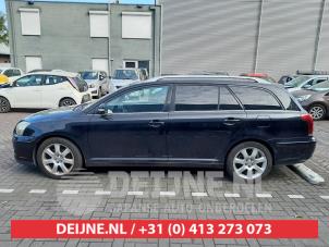 Begagnade Extra fönster, 4-dörrars, vänster Toyota Avensis Wagon (T25/B1E) 2.0 16V VVT-i D4 Pris € 50,00 Marginaltabell erbjuds av V.Deijne Jap.Auto-onderdelen BV