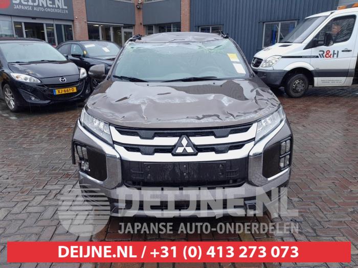 Używane Grill Mitsubishi ASX 2.0 MIVEC 16V Cena € 250,00 Procedura marży oferowane przez V.Deijne Jap.Auto-onderdelen BV