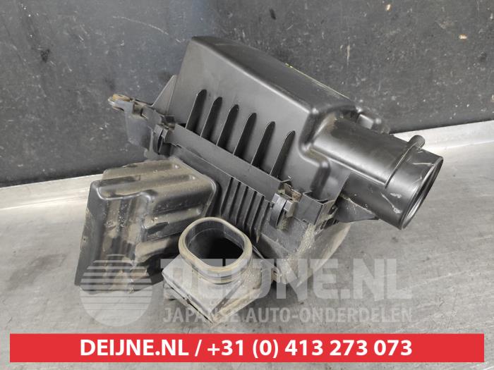 Begagnade Luftfilterhus Nissan NP 300 Navara (D23) Pris € 100,00 Marginaltabell erbjuds av V.Deijne Jap.Auto-onderdelen BV