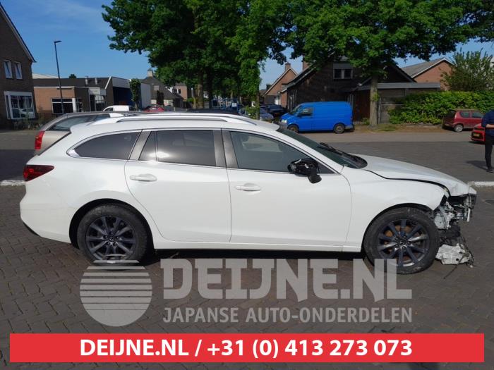 Usados Ventanilla triangular derecha detrás Mazda 6 SportBreak (GJ/GH/GL) 2.0 Skyactiv G 145 16V Precio € 35,00 Norma de margen ofrecido por V.Deijne Jap.Auto-onderdelen BV