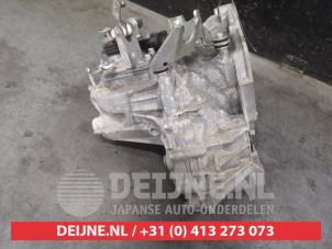 Getriebe van een Suzuki Swift (ZC/ZD) 1.2 Dual Jet 16V 2019