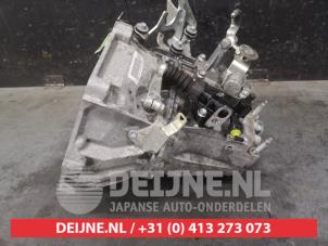 Getriebe van een Suzuki Swift (ZC/ZD) 1.2 Dual Jet 16V 2019