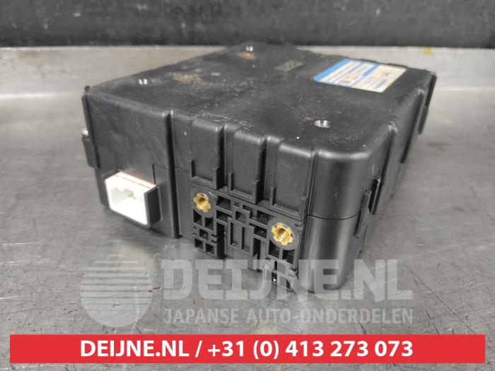 Usagé Ordinateur ABS Lexus RX (U3) 400h V6 24V VVT-i 4x4 Prix € 75,00 Règlement à la marge proposé par V.Deijne Jap.Auto-onderdelen BV