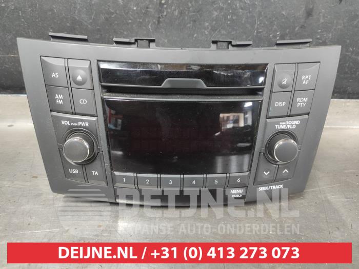 Używane Radio Suzuki Swift (ZA/ZC/ZD) 1.2 16V Cena € 40,00 Procedura marży oferowane przez V.Deijne Jap.Auto-onderdelen BV