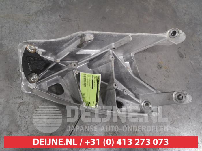 Usagé Support moteur Mazda MX-30 e-SkyActiv 145 Prix € 45,00 Règlement à la marge proposé par V.Deijne Jap.Auto-onderdelen BV