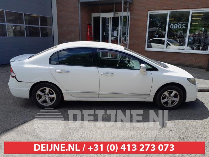 Usados Ventanilla triangular derecha detrás Honda Civic (FA/FD) 1.3 Hybrid Precio € 35,00 Norma de margen ofrecido por V.Deijne Jap.Auto-onderdelen BV