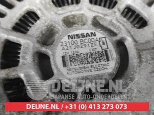 Dynamo van een Nissan Qashqai (J10) 1.6 16V 2008