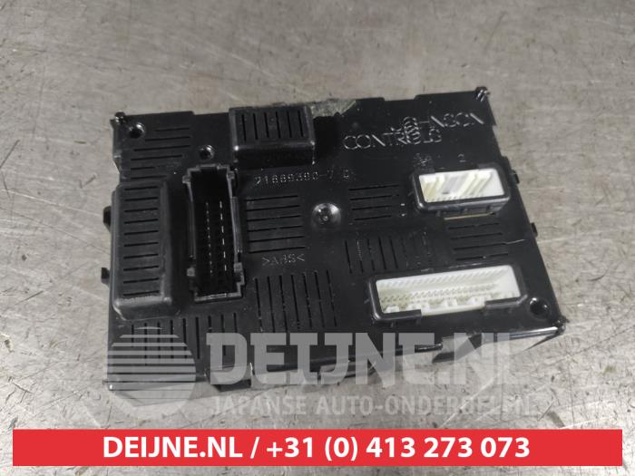 Używane Sterownik Body Control Nissan Note (E11) 1.6 16V Cena € 75,00 Procedura marży oferowane przez V.Deijne Jap.Auto-onderdelen BV