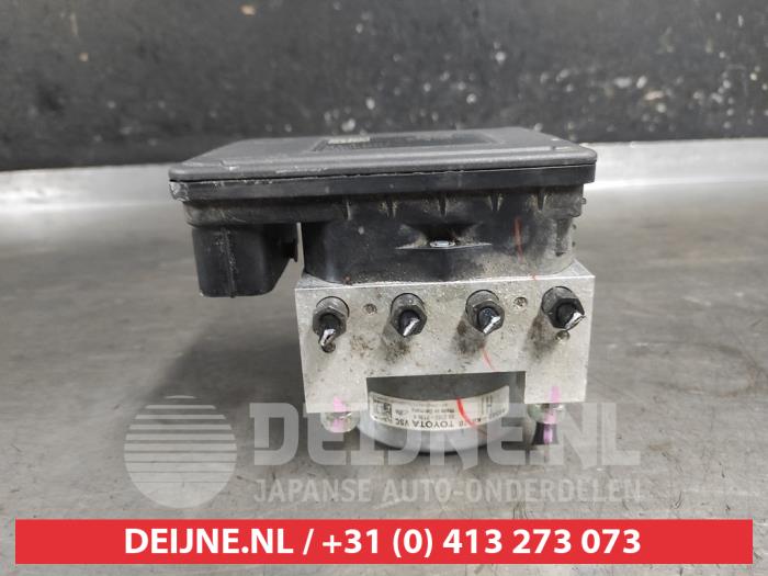 Begagnade ABS-pump Toyota Yaris IV (P21/PA1/PH1) 1.5 12V VVT-i Pris € 150,00 Marginaltabell erbjuds av V.Deijne Jap.Auto-onderdelen BV