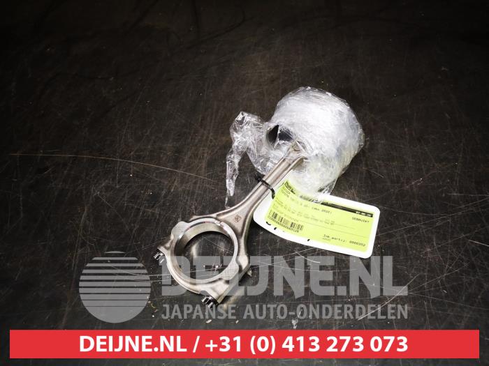 Usagé Piston Toyota Yaris IV (P21/PA1/PH1) 1.5 12V Hybrid 115 Prix € 50,00 Règlement à la marge proposé par V.Deijne Jap.Auto-onderdelen BV