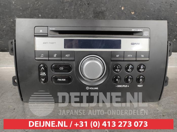 Używane Radio Suzuki SX4 (EY/GY) 1.5 16V VVT Base,Comfort Cena € 50,00 Procedura marży oferowane przez V.Deijne Jap.Auto-onderdelen BV