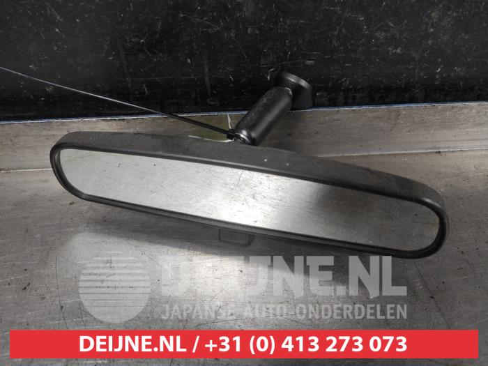 Używane Lusterko wewnetrzne Toyota Aygo (B40) 1.0 12V VVT-i Cena € 30,00 Procedura marży oferowane przez V.Deijne Jap.Auto-onderdelen BV
