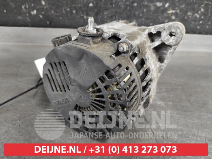 Dynamo van een Toyota Auris (E15) 1.6 Dual VVT-i 16V 2009