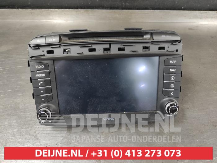 Używane Radio Kia Sorento III (UM) 2.2 CRDi 16V VGT 4x4 Cena na żądanie oferowane przez V.Deijne Jap.Auto-onderdelen BV