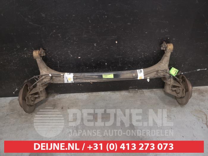 Usagé Train arrière complet Toyota Corolla Verso (R10/11) 1.6 16V VVT-i Prix € 150,00 Règlement à la marge proposé par V.Deijne Jap.Auto-onderdelen BV