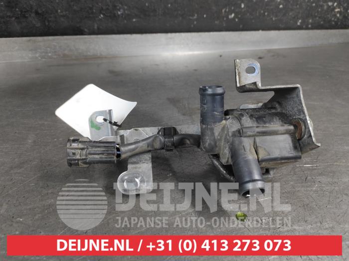 Begagnade Extra vattenpump Mazda 3 (BM/BN) 1.5 SkyActiv-D 105 16V Pris på förfrågan erbjuds av V.Deijne Jap.Auto-onderdelen BV