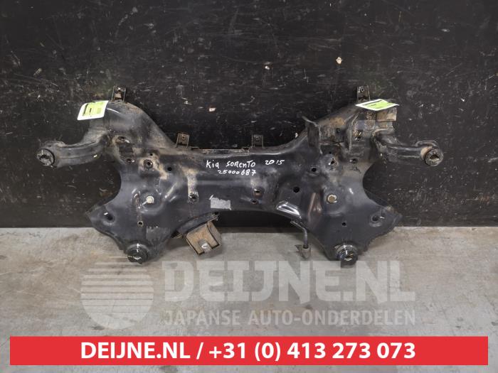 Used Subframe Kia Sorento III (UM) 2.2 CRDi 16V VGT 4x4 Price on request offered by V.Deijne Jap.Auto-onderdelen BV