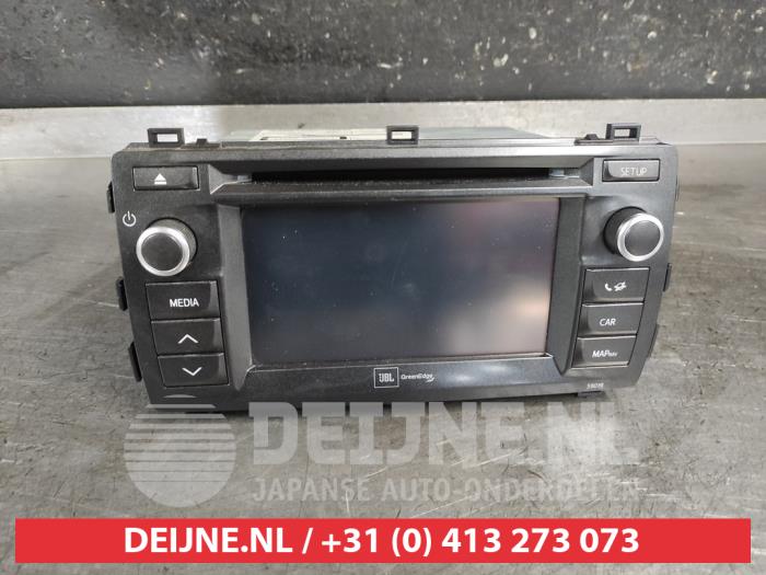 Gebrauchte Radio Toyota Auris Touring Sports (E18) 1.8 16V Hybrid Preis € 100,00 Margenregelung angeboten von V.Deijne Jap.Auto-onderdelen BV