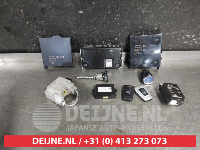 Used Engine management computer Toyota Corolla Touring Sport (E21/EH1) 1.8 16V Hybrid Price € 200,00 Margin scheme offered by V.Deijne Jap.Auto-onderdelen BV
