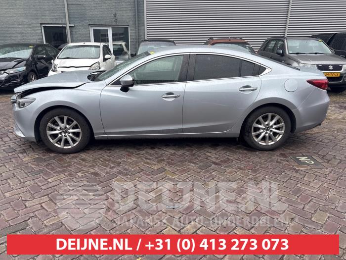 Usados Ventanilla triangular izquierda detrás Mazda 6 (GJ/GH/GL) 2.2 SkyActiv-D 150 16V Precio € 35,00 Norma de margen ofrecido por V.Deijne Jap.Auto-onderdelen BV