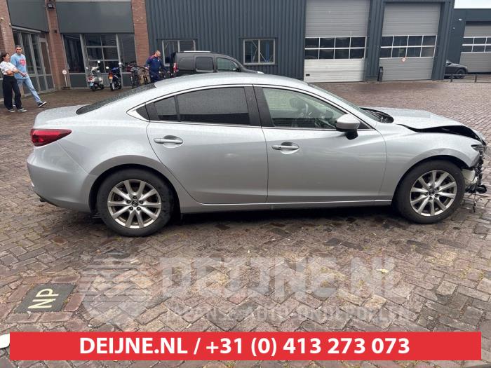Usados Ventanilla triangular derecha detrás Mazda 6 (GJ/GH/GL) 2.2 SkyActiv-D 150 16V Precio € 35,00 Norma de margen ofrecido por V.Deijne Jap.Auto-onderdelen BV