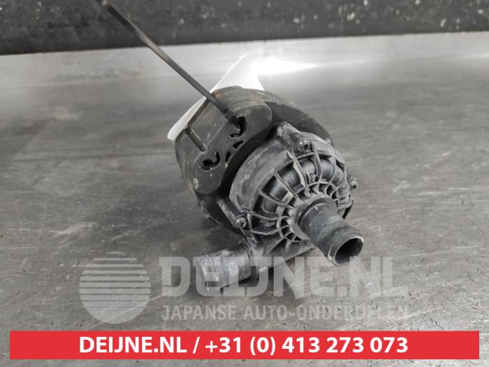 Begagnade Extra vattenpump Nissan X-Trail (T33) 1.5 VC-T e-POWER e-4ORCE 12V Pris på förfrågan erbjuds av V.Deijne Jap.Auto-onderdelen BV