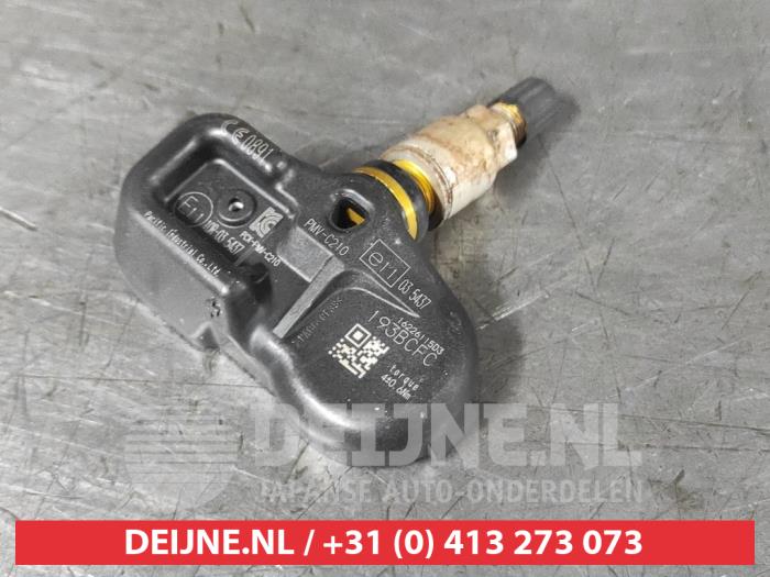 Begagnade Däcktryckssensor Toyota Yaris III (P13) 1.0 12V VVT-i Pris € 20,00 Marginaltabell erbjuds av V.Deijne Jap.Auto-onderdelen BV