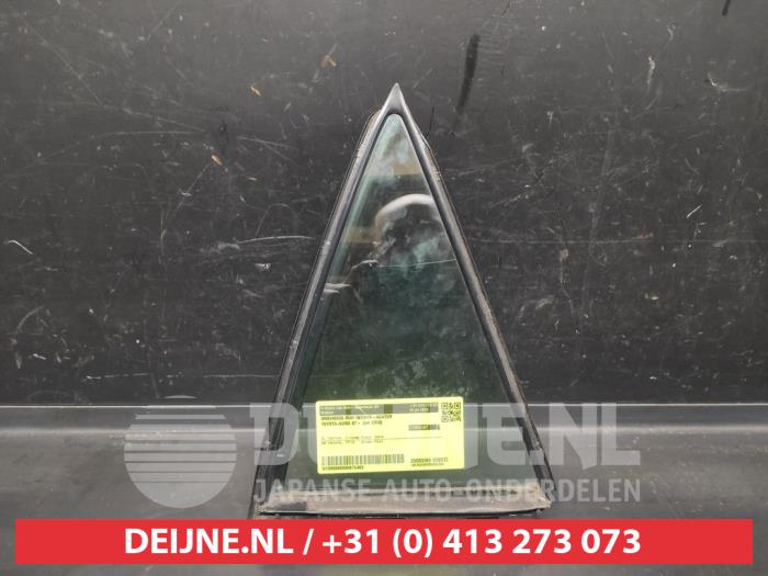 Usados Ventanilla triangular derecha detrás Toyota Auris (E15) 1.8 16V HSD Full Hybrid Precio € 35,00 Norma de margen ofrecido por V.Deijne Jap.Auto-onderdelen BV