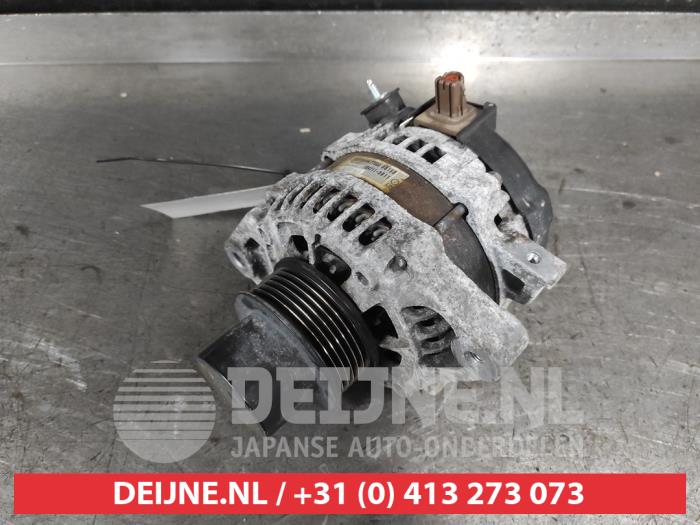 Begagnade Dynamo Toyota Yaris III (P13) 1.0 12V VVT-i Pris på förfrågan erbjuds av V.Deijne Jap.Auto-onderdelen BV