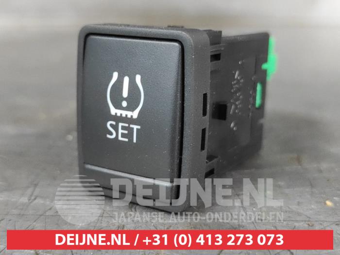 Begagnade Tryckströmvakt Nissan Juke (F15) 1.2 DIG-T 16V Pris € 20,00 Marginaltabell erbjuds av V.Deijne Jap.Auto-onderdelen BV