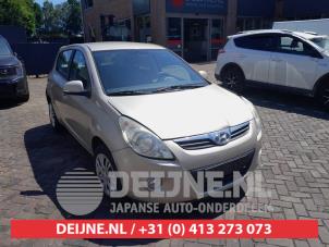 Used Front wing, left Hyundai i20 1.2i 16V Price on request offered by V.Deijne Jap.Auto-onderdelen BV