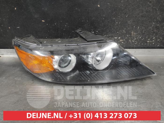 Używane Reflektor prawy Kia Sorento II (XM) 2.4 16V 4x2 Cena € 150,00 Procedura marży oferowane przez V.Deijne Jap.Auto-onderdelen BV