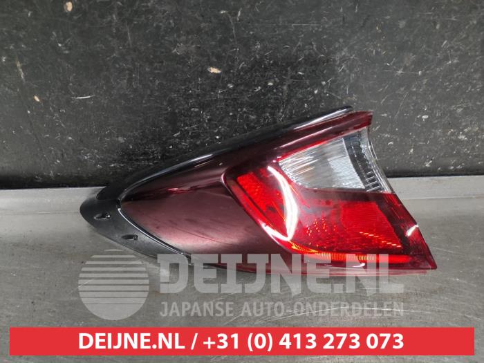 Usagé Feu arrière secondaire gauche Toyota C-HR (X1,X5) 1.8 16V Hybrid Prix € 200,00 Règlement à la marge proposé par V.Deijne Jap.Auto-onderdelen BV