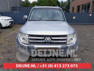 Usagé Calandre Mitsubishi Pajero Hardtop (V8/9) 3.2 DI-D 16V Autom. Prix sur demande proposé par V.Deijne Jap.Auto-onderdelen BV